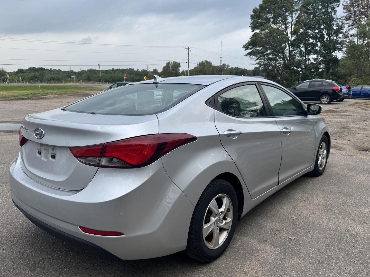 2014 Hyundai Elantra (5NPDH4AE7EH) , located at 17255 hwy 65 NE, Ham Lake, MN, 55304, 0.000000, 0.000000 - Photo#4