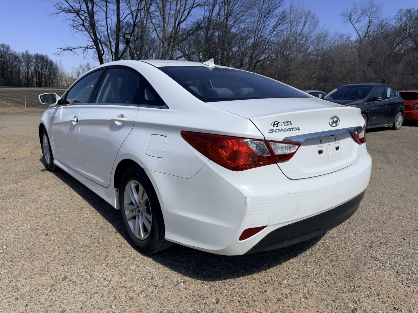2014 Hyundai Sonata GLS (5NPEB4AC9EH) with an 2.4L L4 DOHC 16V engine, 6-Speed Automatic transmission, located at 17255 hwy 65 NE, Ham Lake, MN, 55304, 0.000000, 0.000000 - Photo#2