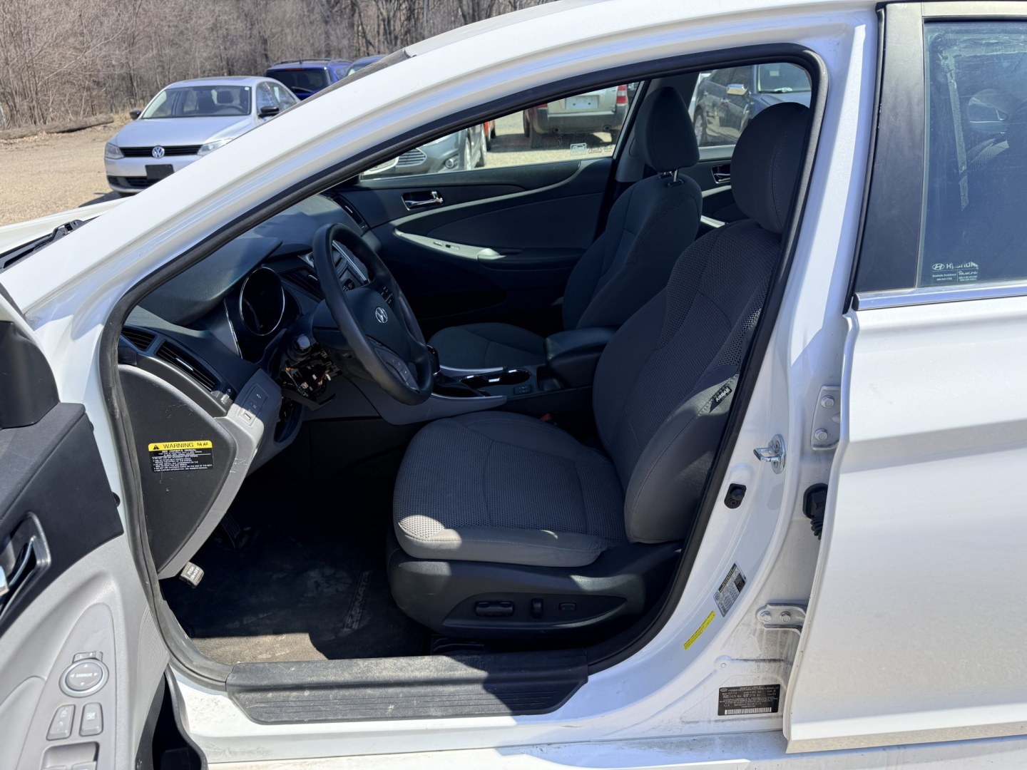 2014 Hyundai Sonata GLS (5NPEB4AC9EH) with an 2.4L L4 DOHC 16V engine, 6-Speed Automatic transmission, located at 17255 hwy 65 NE, Ham Lake, MN, 55304, 0.000000, 0.000000 - Photo#9