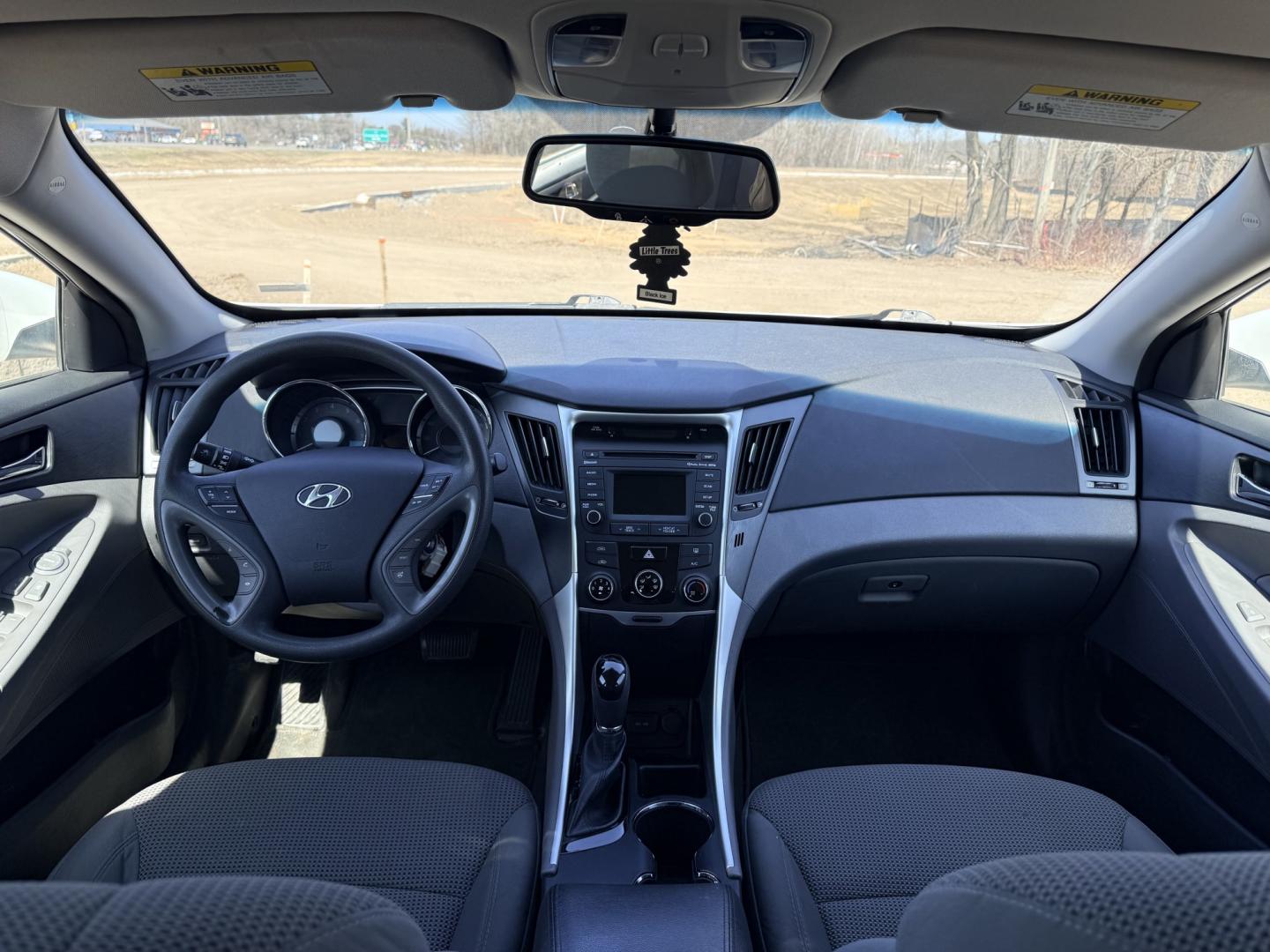 2014 Hyundai Sonata GLS (5NPEB4AC9EH) with an 2.4L L4 DOHC 16V engine, 6-Speed Automatic transmission, located at 17255 hwy 65 NE, Ham Lake, MN, 55304, 0.000000, 0.000000 - Photo#16