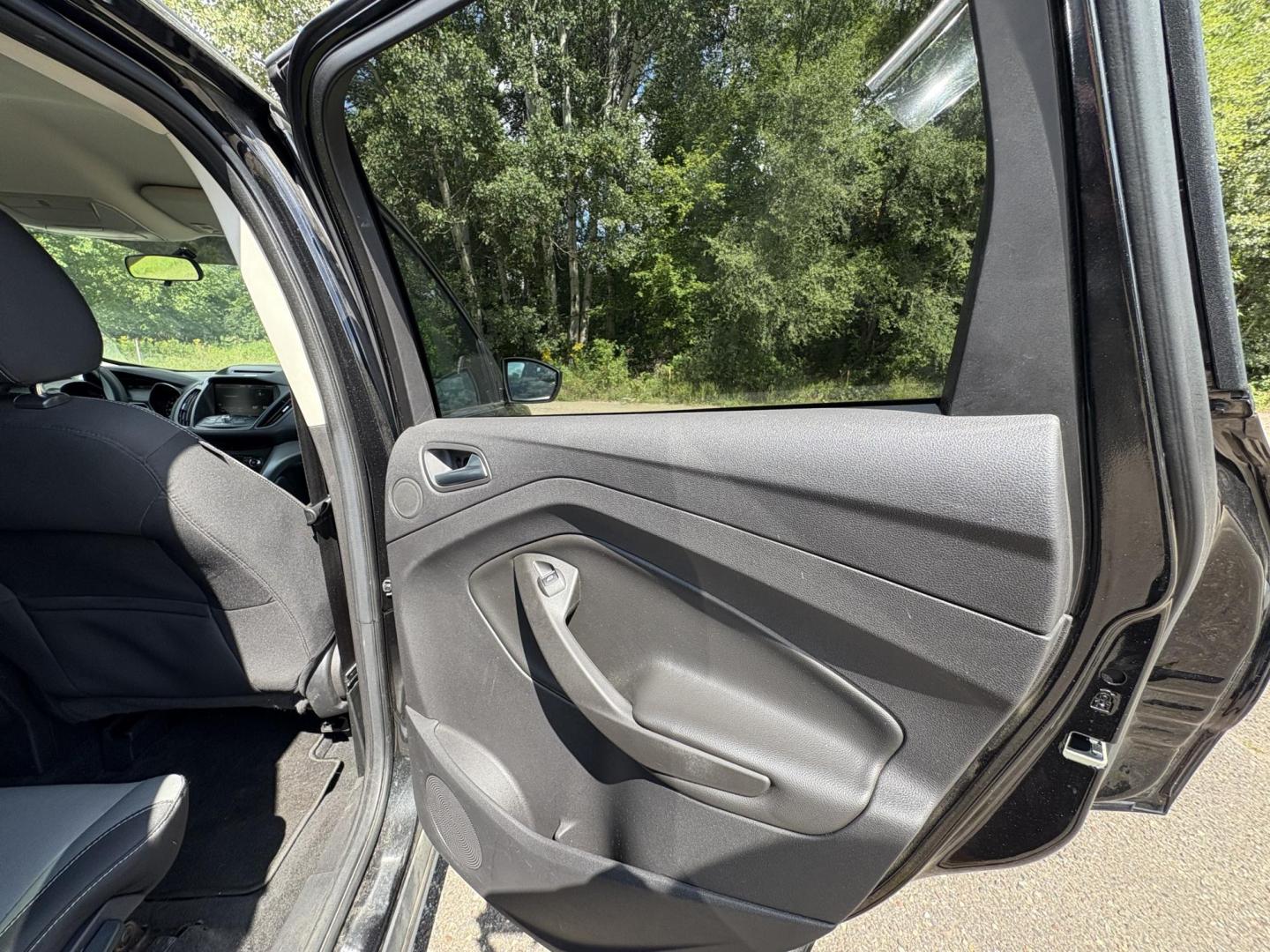 2014 Ford Escape SE FWD (1FMCU0GXXEU) with an 1.6L L4 DOHC 16V engine, 6-Speed Automatic transmission, located at 17255 hwy 65 NE, Ham Lake, MN, 55304, 0.000000, 0.000000 - Photo#12
