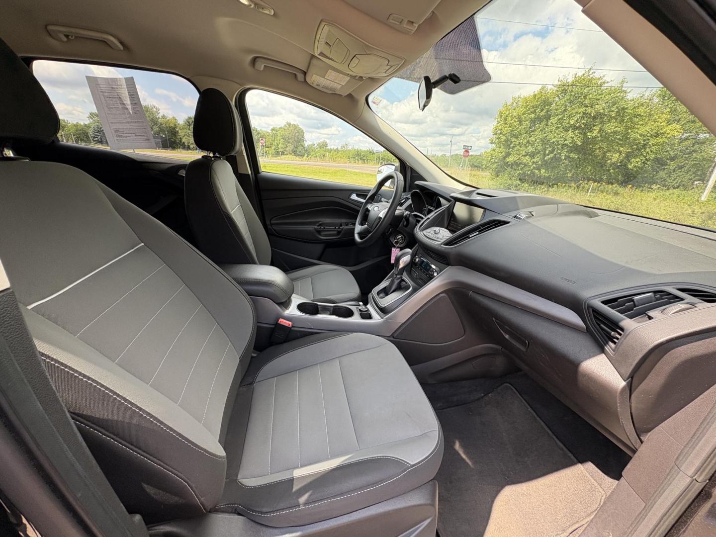 2014 Ford Escape SE FWD (1FMCU0GXXEU) with an 1.6L L4 DOHC 16V engine, 6-Speed Automatic transmission, located at 17255 hwy 65 NE, Ham Lake, MN, 55304, 0.000000, 0.000000 - Photo#15