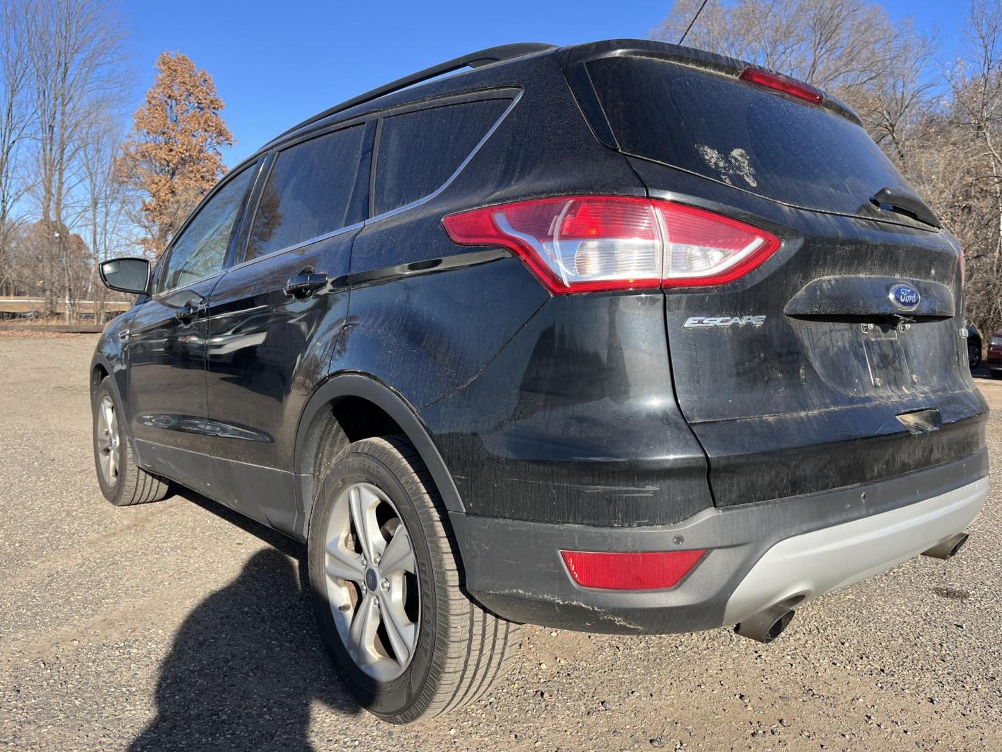 2014 Ford Escape SE FWD (1FMCU0GXXEU) with an 1.6L L4 DOHC 16V engine, 6-Speed Automatic transmission, located at 17255 hwy 65 NE, Ham Lake, MN, 55304, 0.000000, 0.000000 - Photo#2