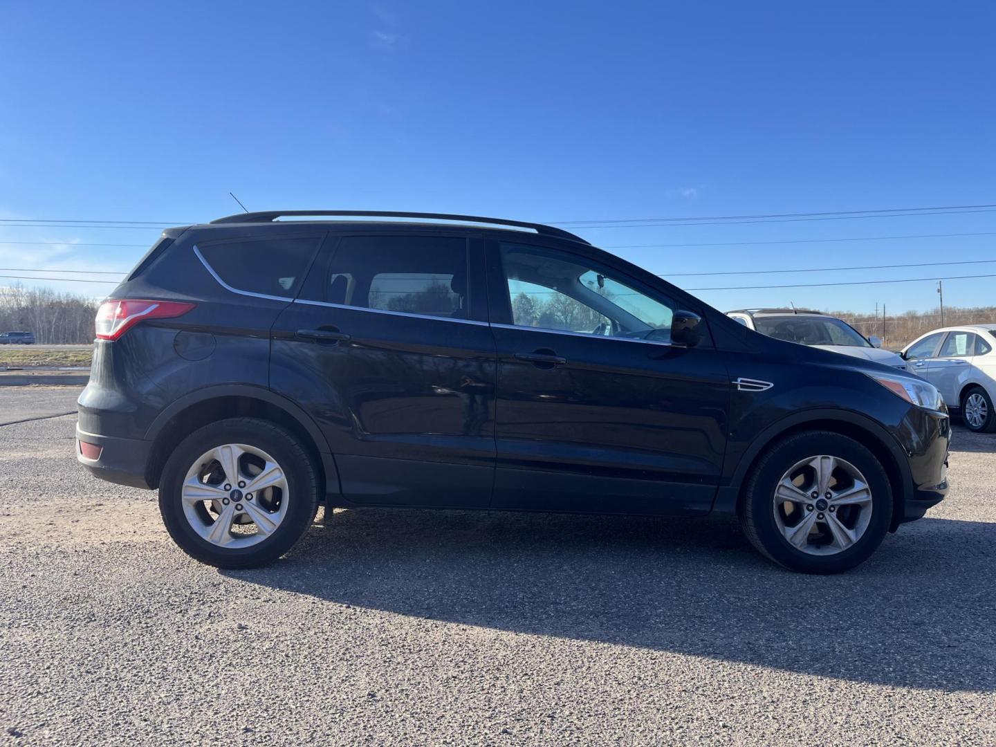 2014 Ford Escape SE FWD (1FMCU0GXXEU) with an 1.6L L4 DOHC 16V engine, 6-Speed Automatic transmission, located at 17255 hwy 65 NE, Ham Lake, MN, 55304, 0.000000, 0.000000 - Photo#5