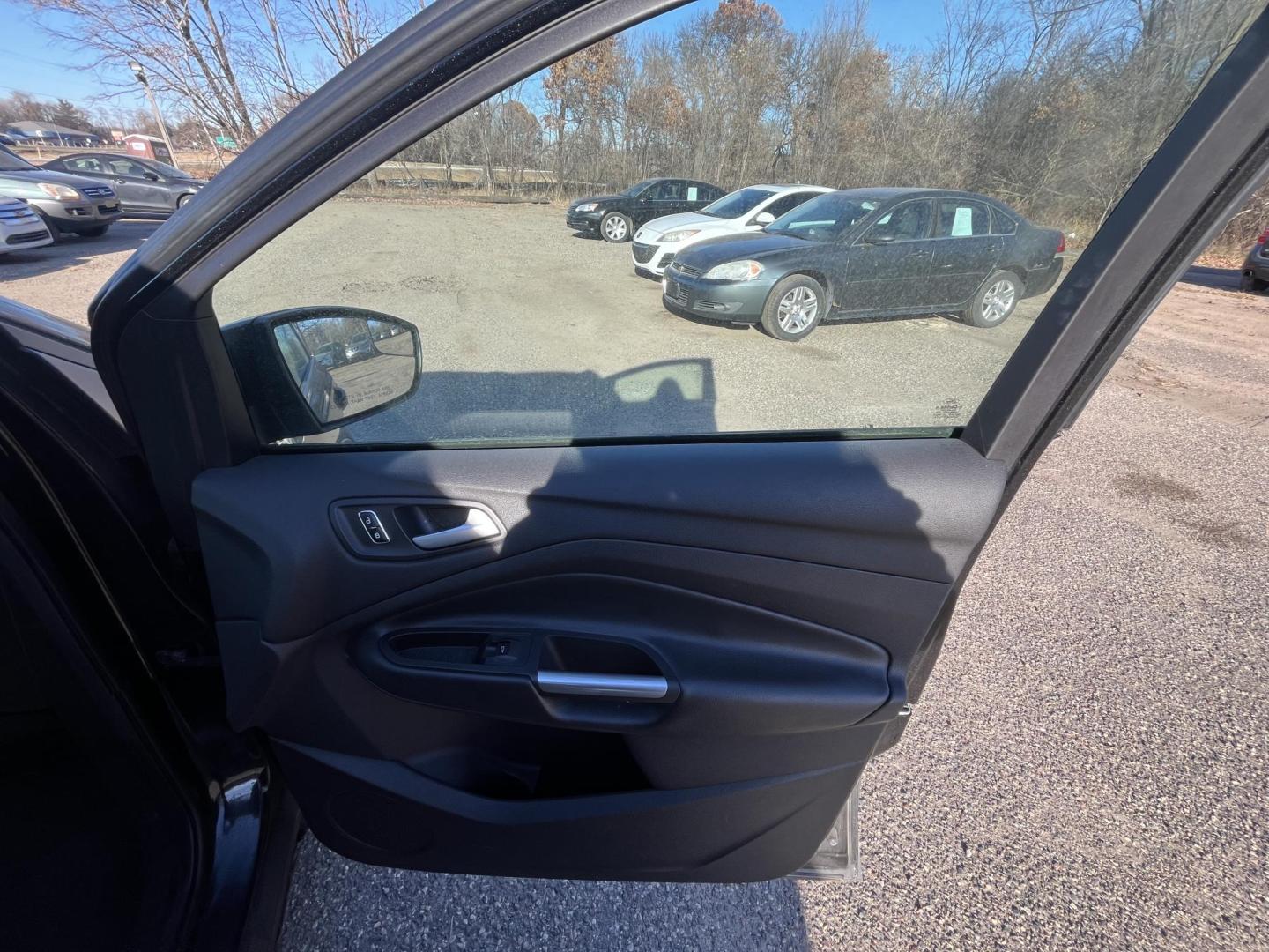 2014 Ford Escape SE FWD (1FMCU0GXXEU) with an 1.6L L4 DOHC 16V engine, 6-Speed Automatic transmission, located at 17255 hwy 65 NE, Ham Lake, MN, 55304, 0.000000, 0.000000 - Photo#12