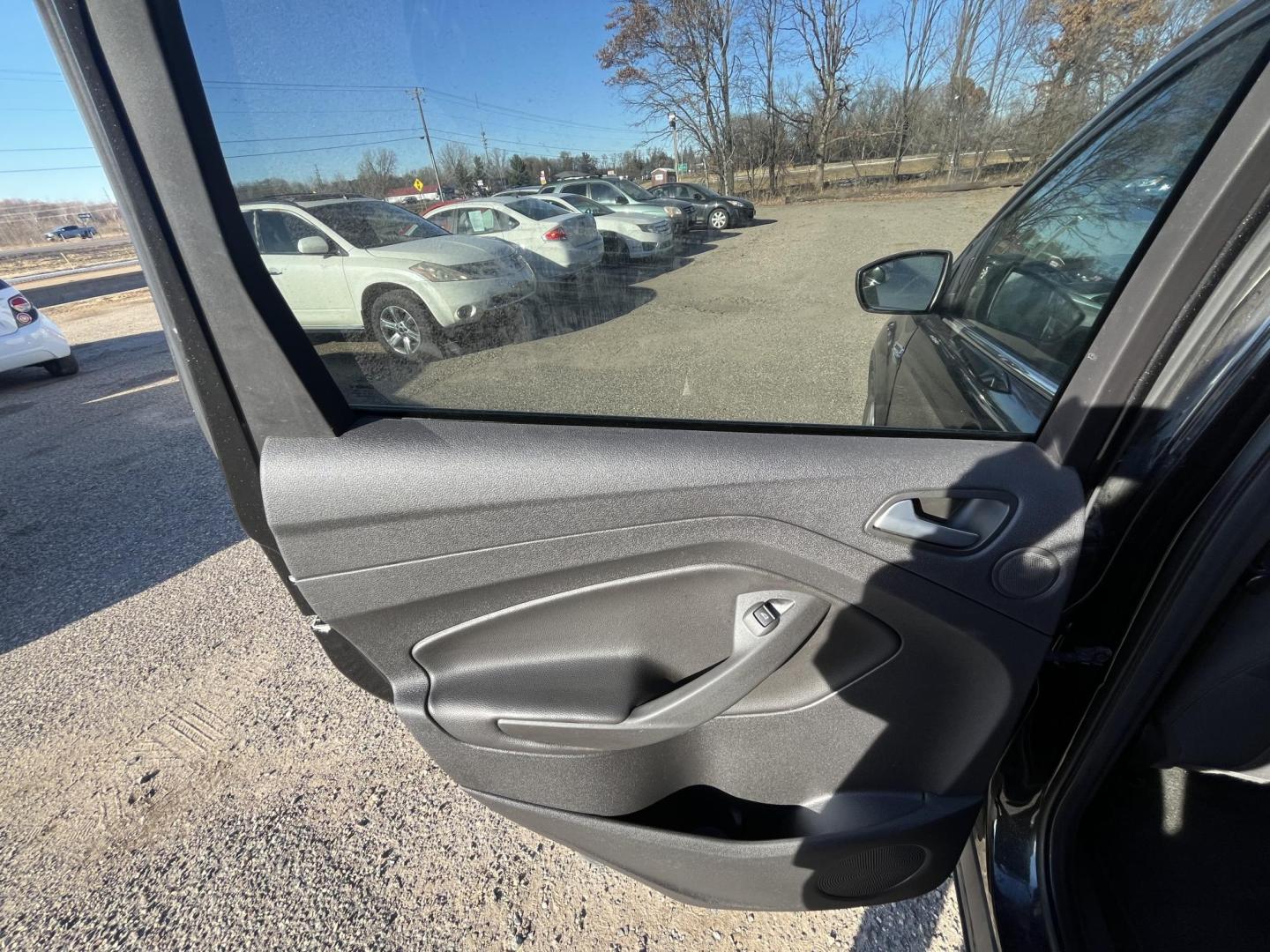 2014 Ford Escape SE FWD (1FMCU0GXXEU) with an 1.6L L4 DOHC 16V engine, 6-Speed Automatic transmission, located at 17255 hwy 65 NE, Ham Lake, MN, 55304, 0.000000, 0.000000 - Photo#10