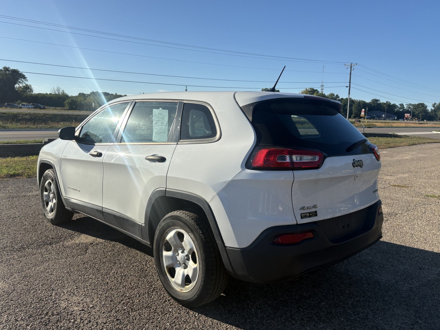 2016 Jeep Cherokee (1C4PJMAB1GW) , located at 17255 hwy 65 NE, Ham Lake, MN, 55304, 0.000000, 0.000000- Photo#2