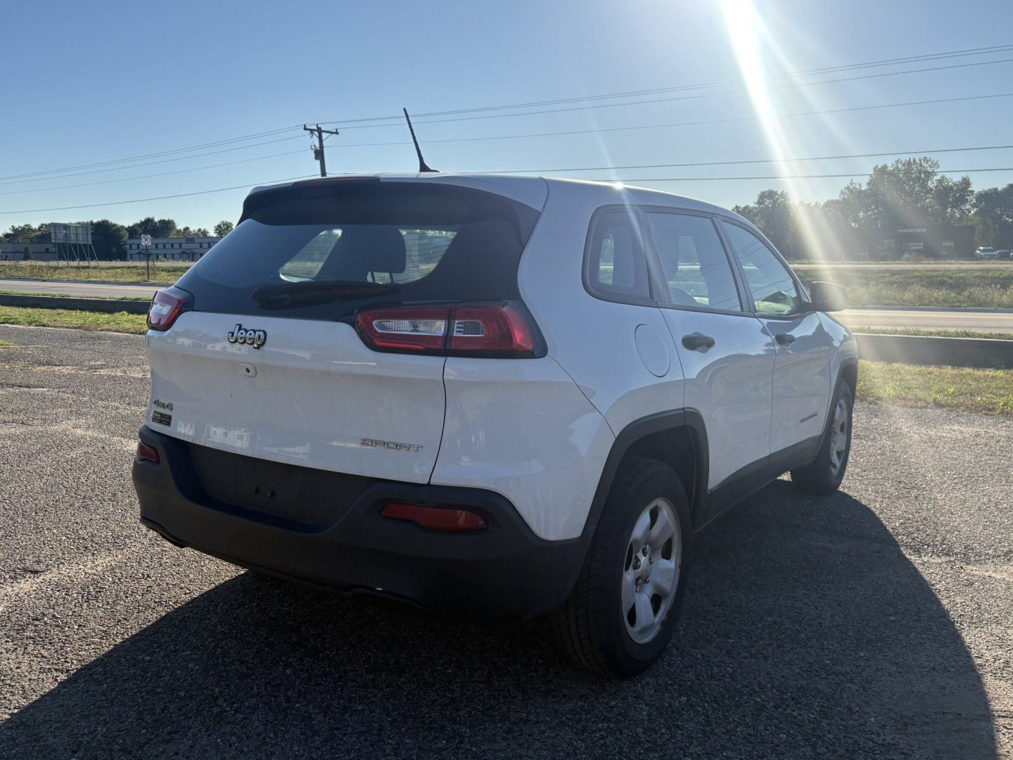 2016 Jeep Cherokee (1C4PJMAB1GW) , located at 17255 hwy 65 NE, Ham Lake, MN, 55304, 0.000000, 0.000000- Photo#4