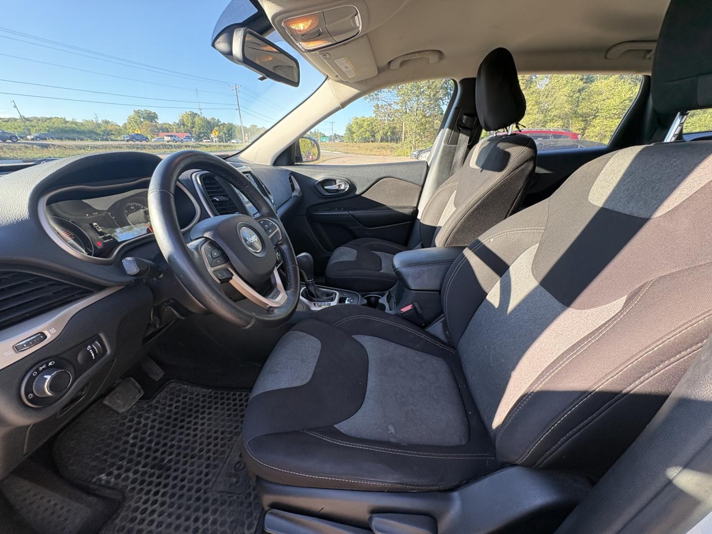 2016 Jeep Cherokee (1C4PJMAB1GW) , located at 17255 hwy 65 NE, Ham Lake, MN, 55304, 0.000000, 0.000000- Photo#9