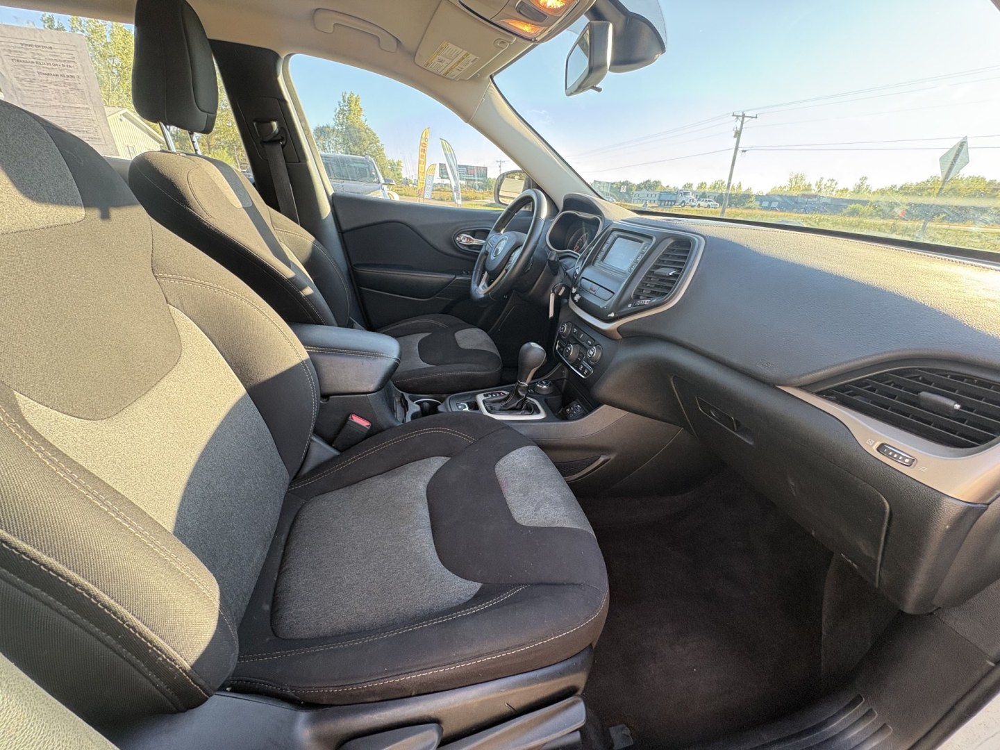 2016 Jeep Cherokee (1C4PJMAB1GW) , located at 17255 hwy 65 NE, Ham Lake, MN, 55304, 0.000000, 0.000000- Photo#15
