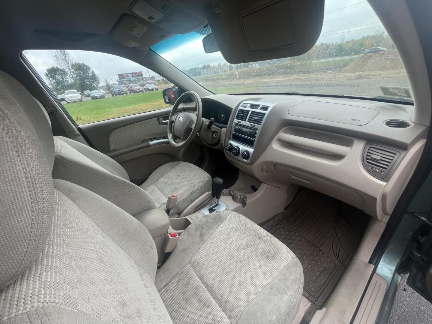2008 Kia Sportage (KNDJF723487) , located at 17255 hwy 65 NE, Ham Lake, MN, 55304, 0.000000, 0.000000 - Photo#13