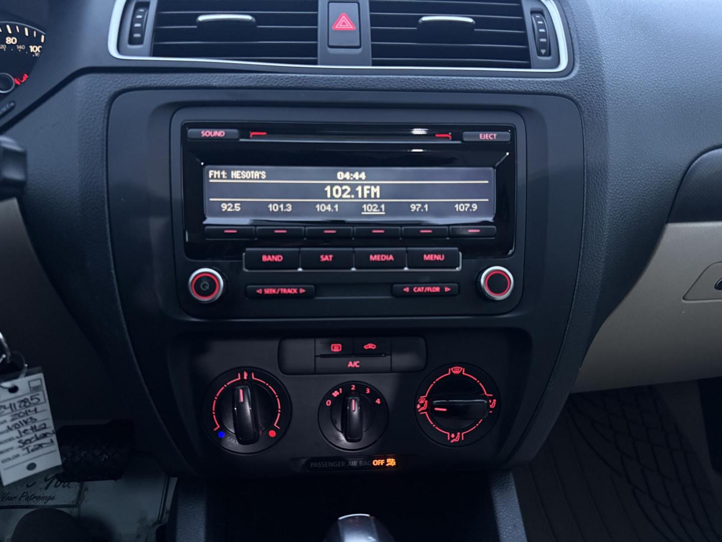 2014 Volkswagen Jetta (3VWD07AJ2EM) , located at 17255 hwy 65 NE, Ham Lake, MN, 55304, 0.000000, 0.000000 - Photo#17