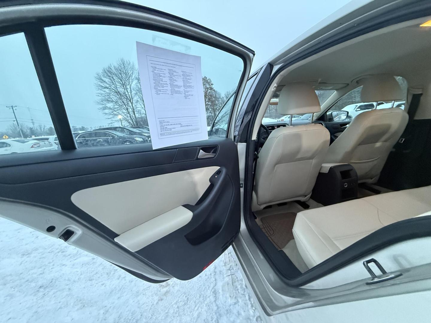 2014 Volkswagen Jetta (3VWD07AJ2EM) , located at 17255 hwy 65 NE, Ham Lake, MN, 55304, 0.000000, 0.000000 - Photo#10