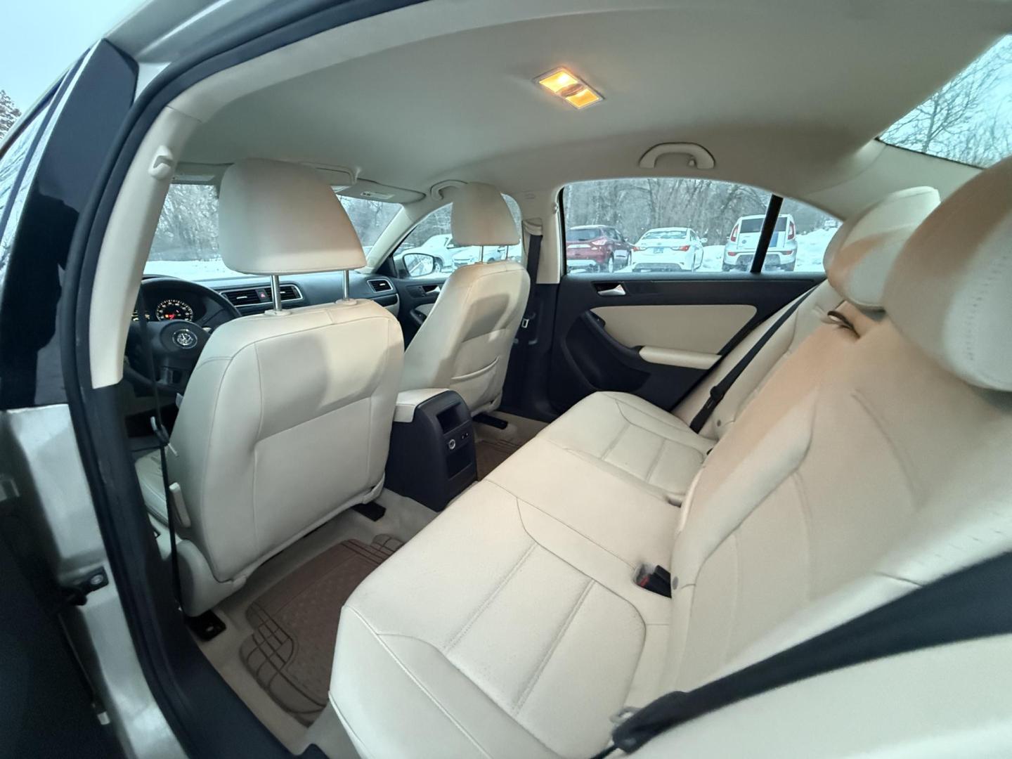 2014 Volkswagen Jetta (3VWD07AJ2EM) , located at 17255 hwy 65 NE, Ham Lake, MN, 55304, 0.000000, 0.000000 - Photo#11