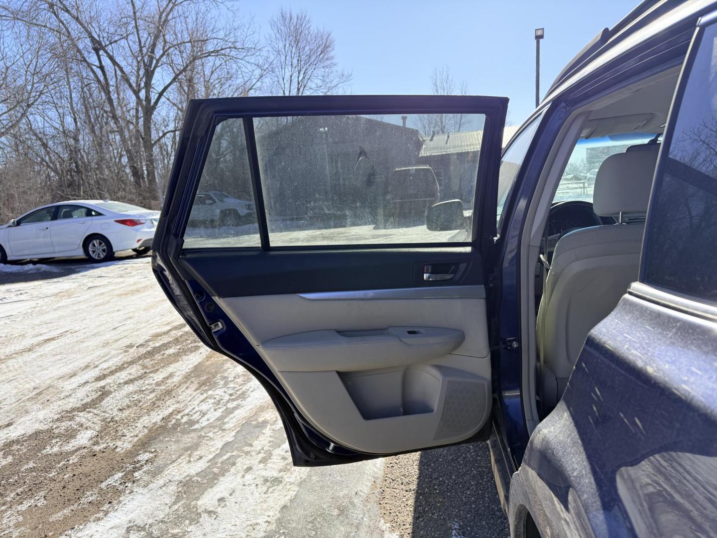 2011 Subaru Outback (4S4BRCCC1B3) , located at 17255 hwy 65 NE, Ham Lake, MN, 55304, 0.000000, 0.000000 - Photo#10