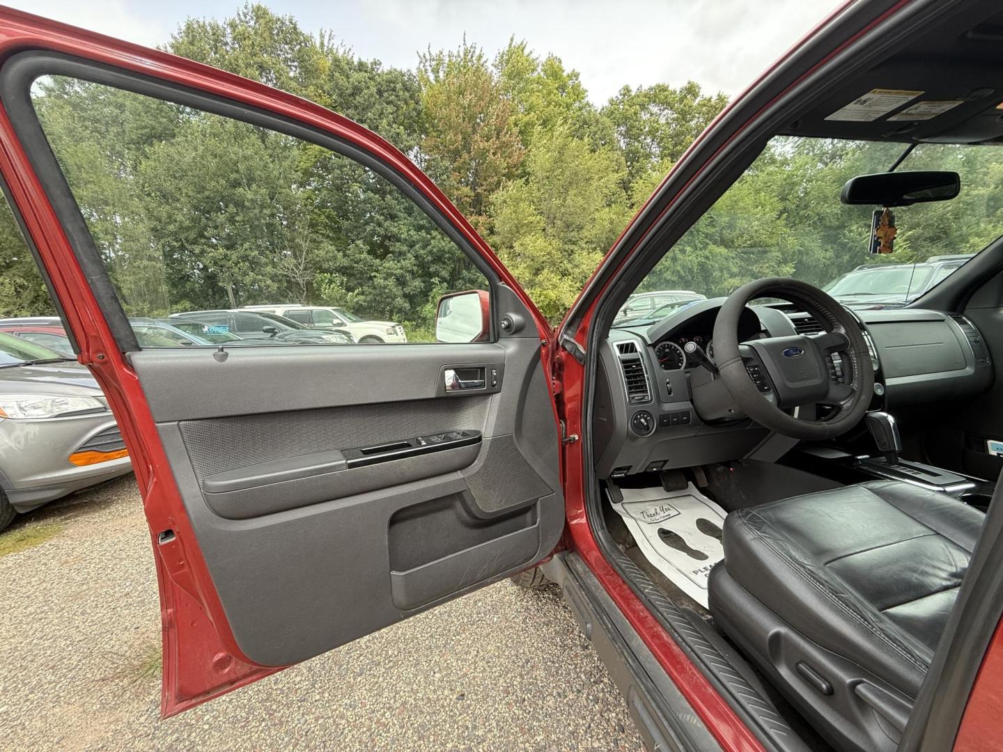 2012 Ford Escape Limited 4WD (1FMCU9EG6CK) with an 3.0L V6 DOHC 24V engine, 6-Speed Automatic transmission, located at 17255 hwy 65 NE, Ham Lake, MN, 55304, 0.000000, 0.000000 - Photo#8