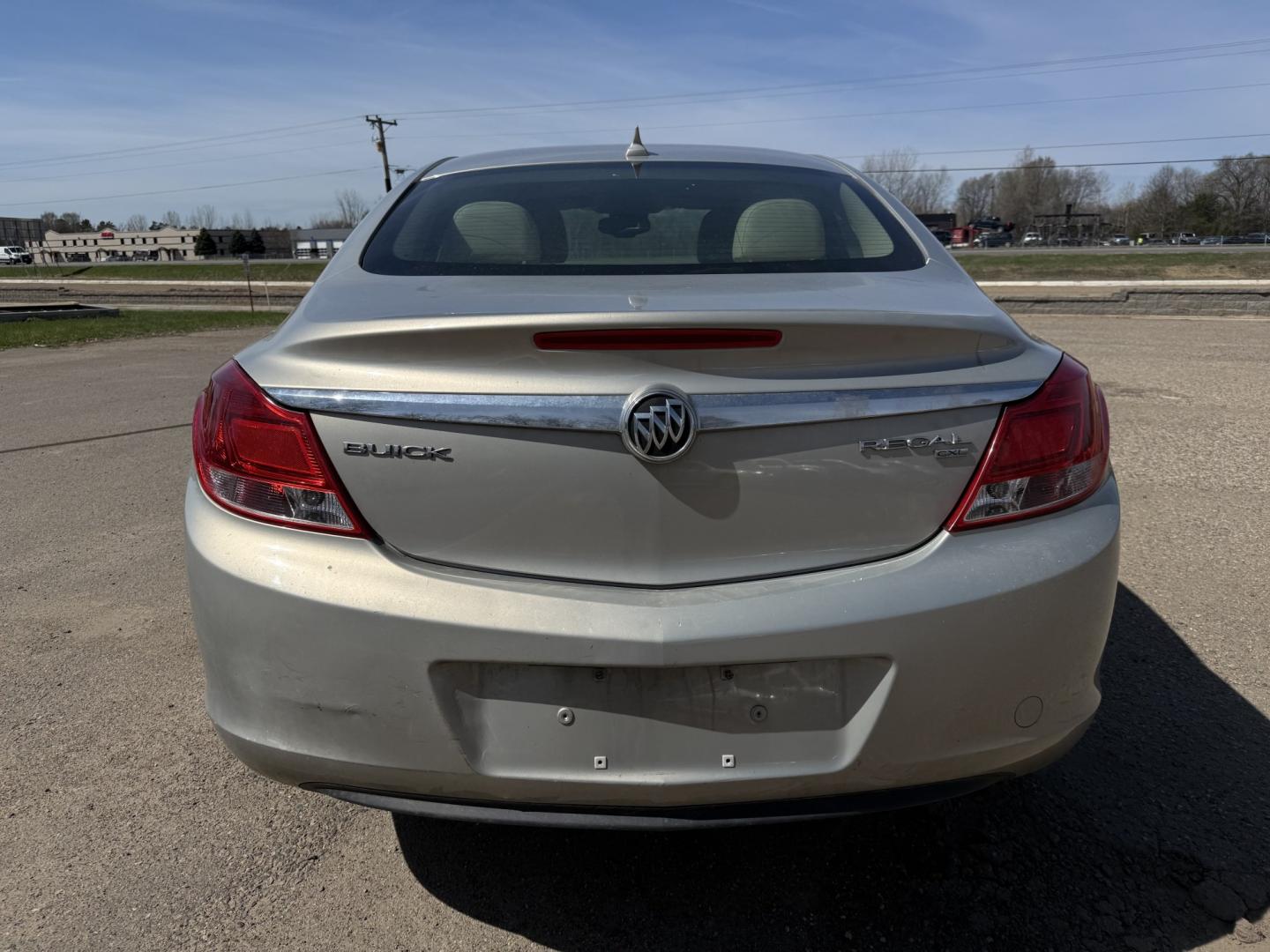 2011 Buick Regal CXL - 1XL (W04GN5EC1B1) with an 2.4L L4 DOHC 16V engine, 6-Speed Automatic transmission, located at 17255 hwy 65 NE, Ham Lake, MN, 55304, 0.000000, 0.000000 - Photo#3