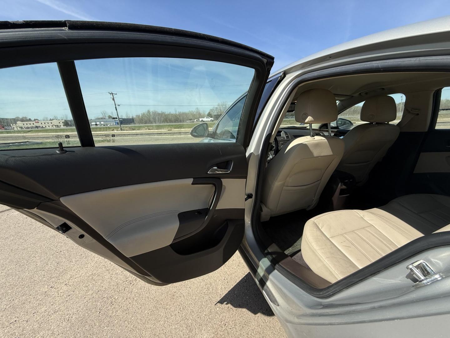 2011 Buick Regal CXL - 1XL (W04GN5EC1B1) with an 2.4L L4 DOHC 16V engine, 6-Speed Automatic transmission, located at 17255 hwy 65 NE, Ham Lake, MN, 55304, 0.000000, 0.000000 - Photo#10