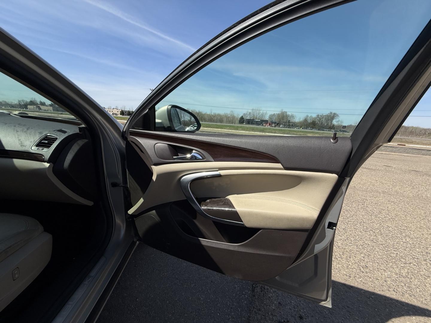 2011 Buick Regal CXL - 1XL (W04GN5EC1B1) with an 2.4L L4 DOHC 16V engine, 6-Speed Automatic transmission, located at 17255 hwy 65 NE, Ham Lake, MN, 55304, 0.000000, 0.000000 - Photo#14