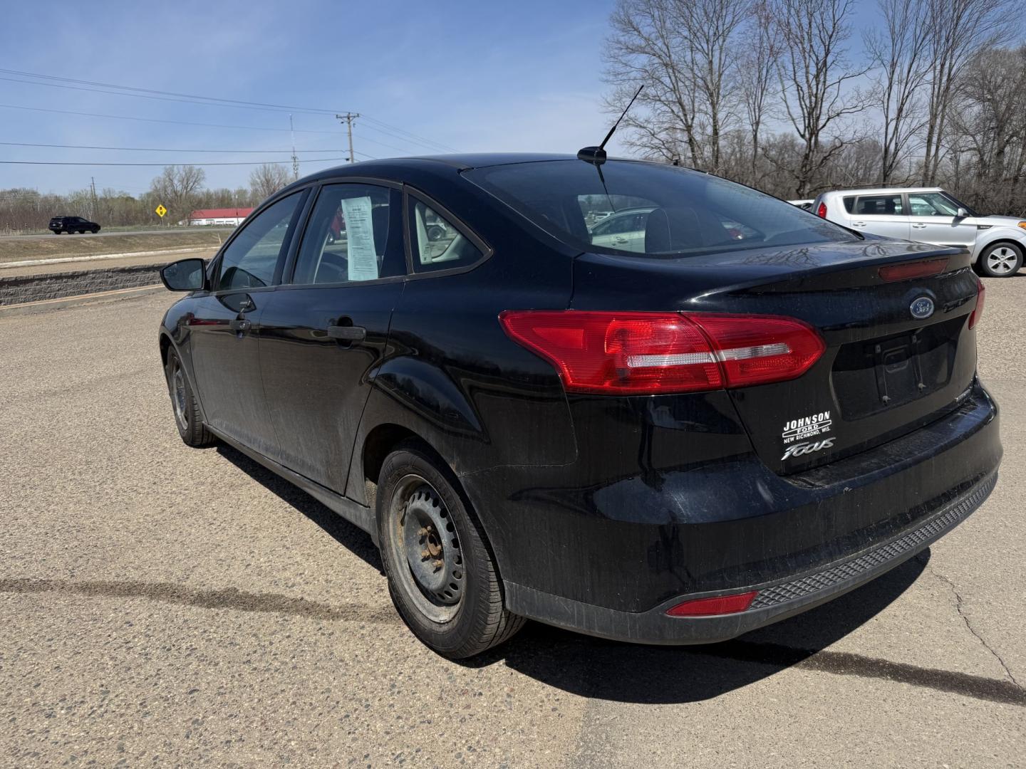 2016 Ford Focus S Sedan (1FADP3E23GL) with an 2.0L L4 DOHC 16V engine, 5M transmission, located at 17255 hwy 65 NE, Ham Lake, MN, 55304, 0.000000, 0.000000 - Photo#2