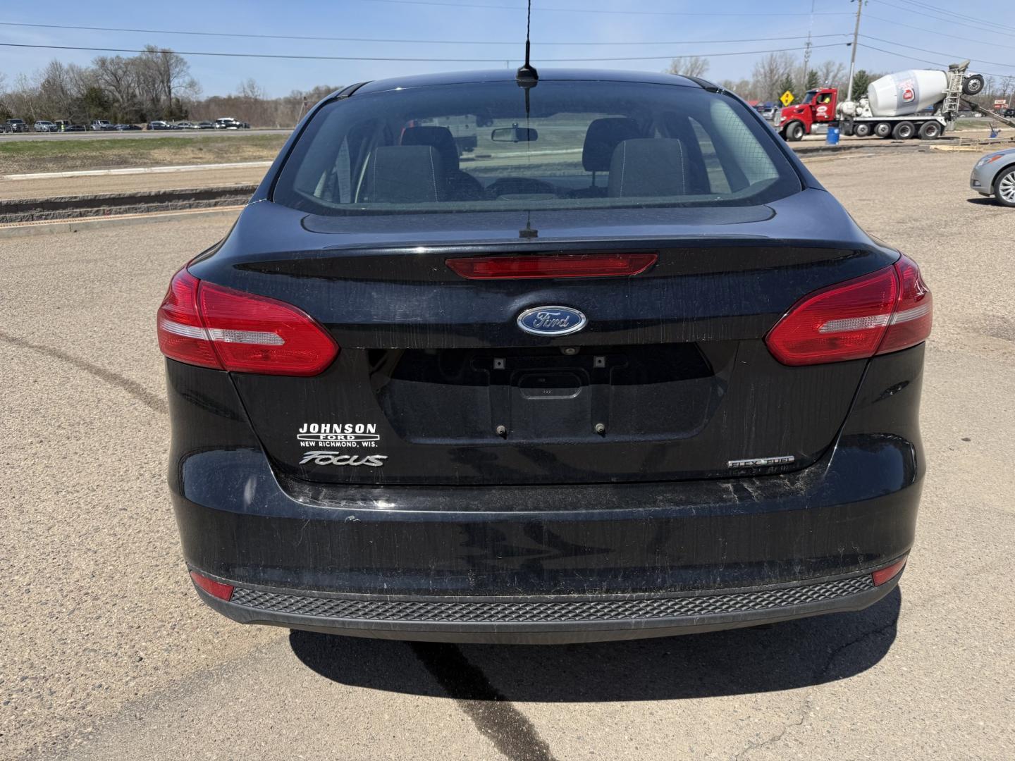2016 Ford Focus S Sedan (1FADP3E23GL) with an 2.0L L4 DOHC 16V engine, 5M transmission, located at 17255 hwy 65 NE, Ham Lake, MN, 55304, 0.000000, 0.000000 - Photo#3