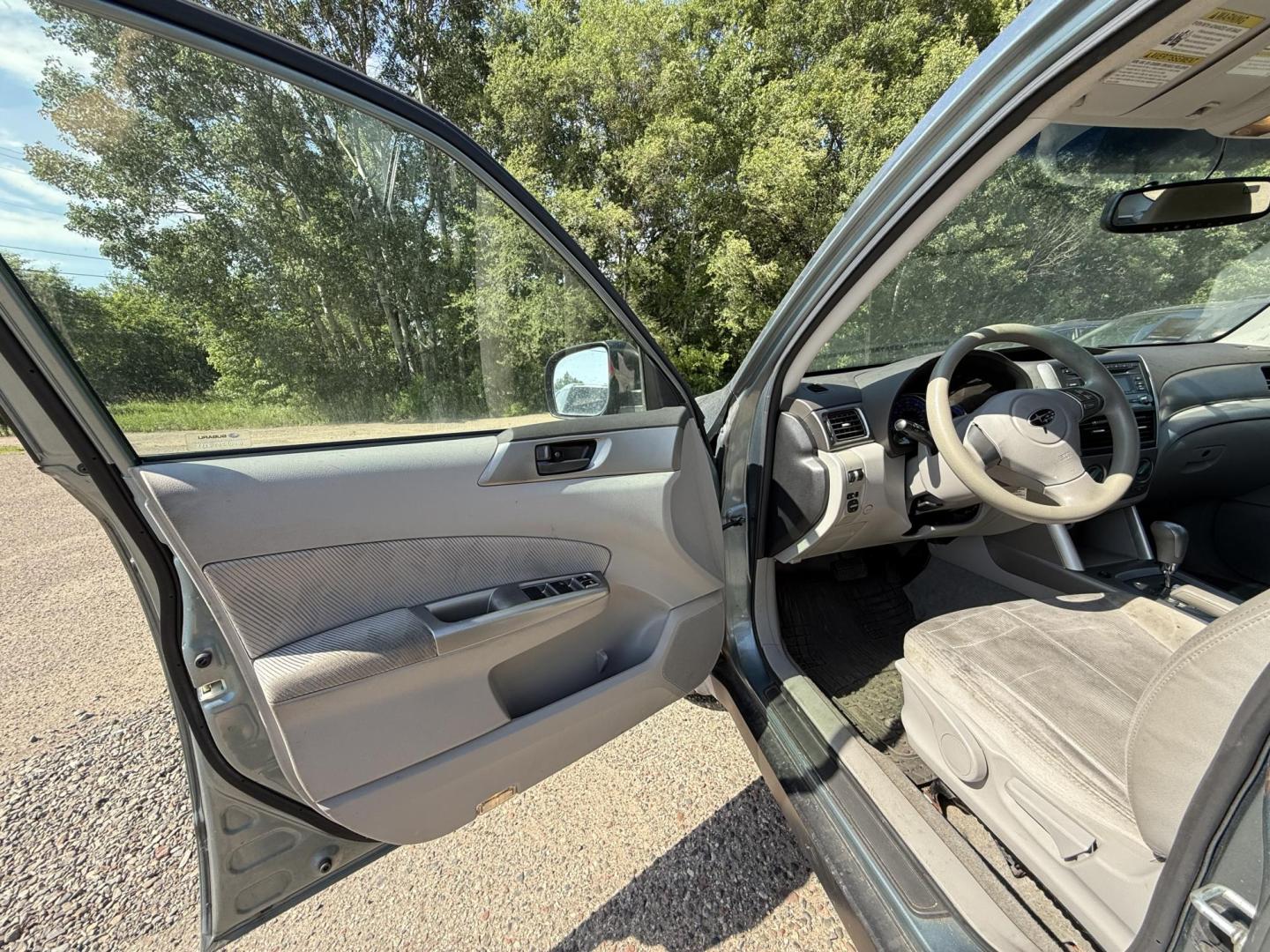 2009 Subaru Forester 2.5X (JF2SH61639H) with an 2.5L H4 SOHC 16V engine, 4-Speed Automatic Overdrive transmission, located at 17255 hwy 65 NE, Ham Lake, MN, 55304, 0.000000, 0.000000 - Photo#8
