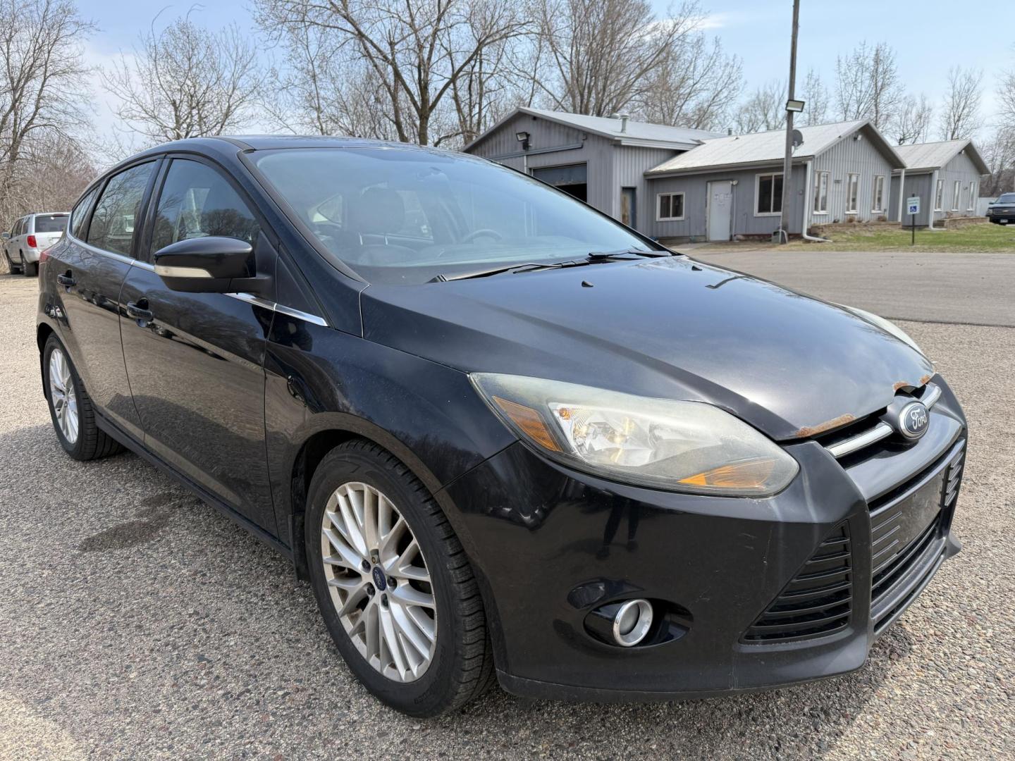 2013 Ford Focus Titanium Hatch (1FADP3N29DL) with an 2.0L L4 DOHC 16V engine, MANUAL transmission, located at 17255 hwy 65 NE, Ham Lake, MN, 55304, 0.000000, 0.000000 - Photo#6