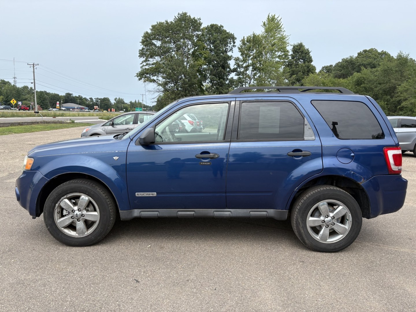 2008 Ford Escape XLT 2WD V6 (1FMCU03198K) with an 3.0L V6 DOHC 24V engine, 4-Speed Automatic Overdrive transmission, located at 17255 hwy 65 NE, Ham Lake, MN, 55304, 0.000000, 0.000000- Photo#1