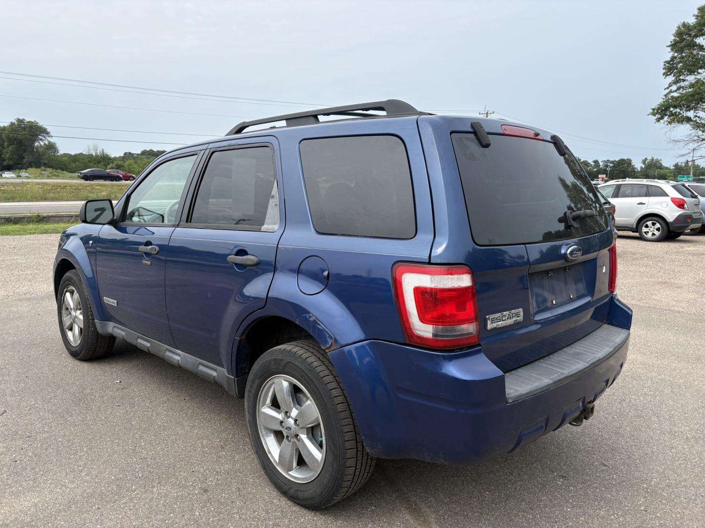 2008 Ford Escape XLT 2WD V6 (1FMCU03198K) with an 3.0L V6 DOHC 24V engine, 4-Speed Automatic Overdrive transmission, located at 17255 hwy 65 NE, Ham Lake, MN, 55304, 0.000000, 0.000000- Photo#2