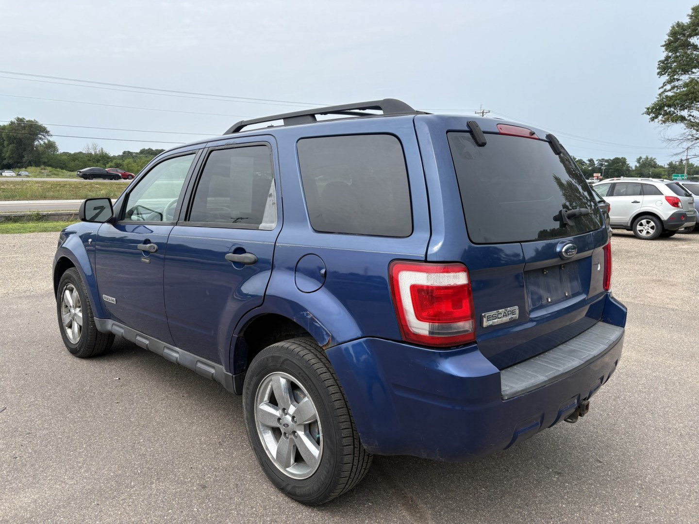 2008 Ford Escape XLT 2WD V6 (1FMCU03198K) with an 3.0L V6 DOHC 24V engine, 4-Speed Automatic Overdrive transmission, located at 17255 hwy 65 NE, Ham Lake, MN, 55304, 0.000000, 0.000000- Photo#2