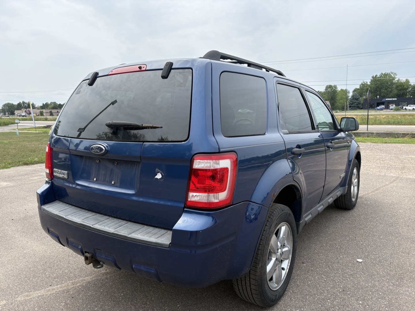 2008 Ford Escape XLT 2WD V6 (1FMCU03198K) with an 3.0L V6 DOHC 24V engine, 4-Speed Automatic Overdrive transmission, located at 17255 hwy 65 NE, Ham Lake, MN, 55304, 0.000000, 0.000000- Photo#4