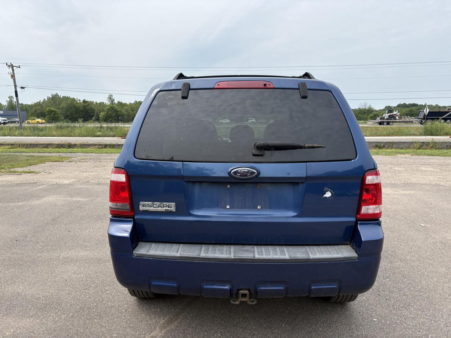 2008 Ford Escape XLT 2WD V6 (1FMCU03198K) with an 3.0L V6 DOHC 24V engine, 4-Speed Automatic Overdrive transmission, located at 17255 hwy 65 NE, Ham Lake, MN, 55304, 0.000000, 0.000000- Photo#3