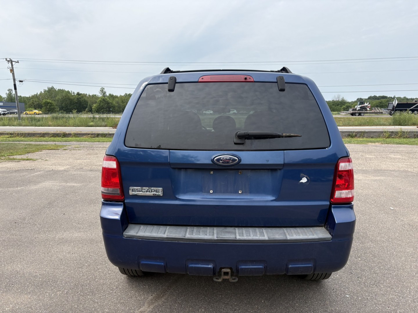 2008 Ford Escape XLT 2WD V6 (1FMCU03198K) with an 3.0L V6 DOHC 24V engine, 4-Speed Automatic Overdrive transmission, located at 17255 hwy 65 NE, Ham Lake, MN, 55304, 0.000000, 0.000000- Photo#3