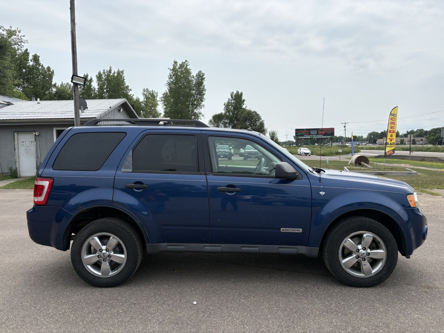 2008 Ford Escape XLT 2WD V6 (1FMCU03198K) with an 3.0L V6 DOHC 24V engine, 4-Speed Automatic Overdrive transmission, located at 17255 hwy 65 NE, Ham Lake, MN, 55304, 0.000000, 0.000000- Photo#5