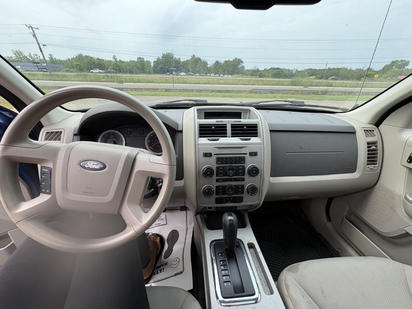 2008 Ford Escape XLT 2WD V6 (1FMCU03198K) with an 3.0L V6 DOHC 24V engine, 4-Speed Automatic Overdrive transmission, located at 17255 hwy 65 NE, Ham Lake, MN, 55304, 0.000000, 0.000000- Photo#16
