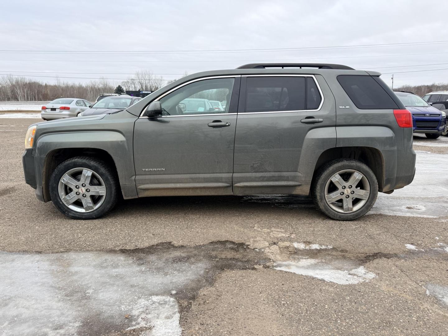 2013 GMC Terrain SLE2 FWD (2GKALSEK9D6) with an 2.4L L4 DOHC 16V FFV engine, 6-Speed Automatic transmission, located at 17255 hwy 65 NE, Ham Lake, MN, 55304, 0.000000, 0.000000 - Photo#1