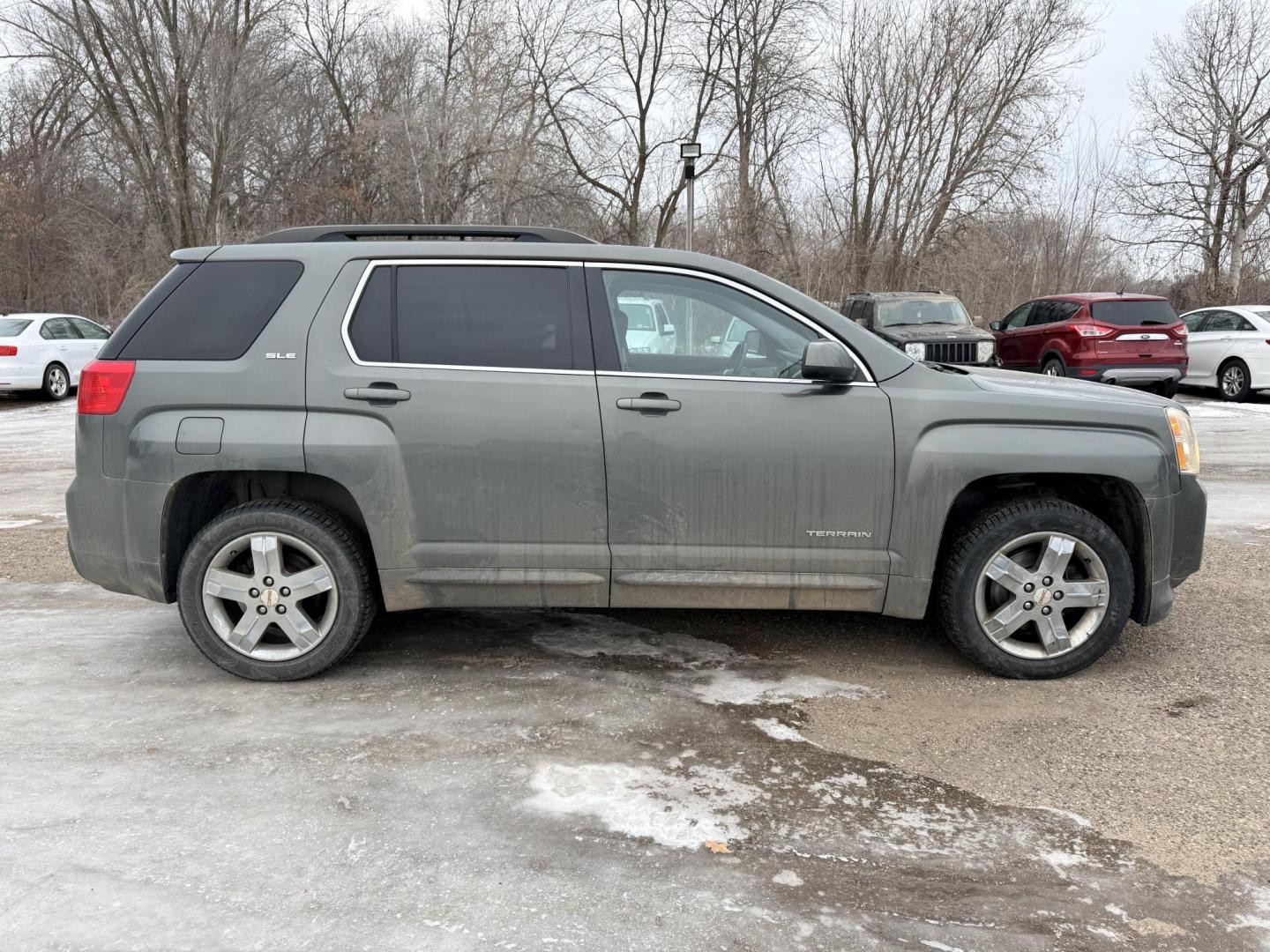 2013 GMC Terrain SLE2 FWD (2GKALSEK9D6) with an 2.4L L4 DOHC 16V FFV engine, 6-Speed Automatic transmission, located at 17255 hwy 65 NE, Ham Lake, MN, 55304, 0.000000, 0.000000 - Photo#5