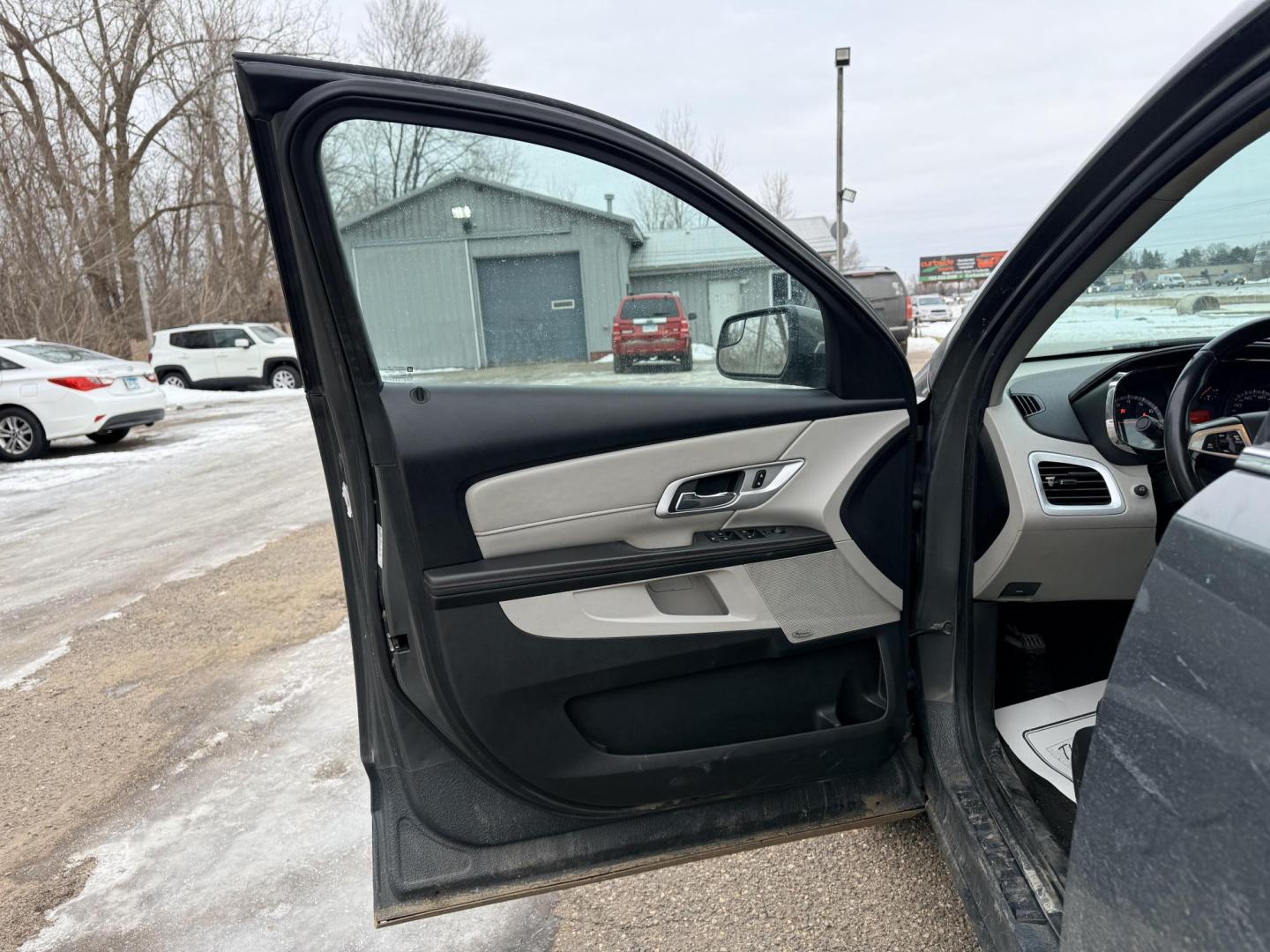 2013 GMC Terrain SLE2 FWD (2GKALSEK9D6) with an 2.4L L4 DOHC 16V FFV engine, 6-Speed Automatic transmission, located at 17255 hwy 65 NE, Ham Lake, MN, 55304, 0.000000, 0.000000 - Photo#8