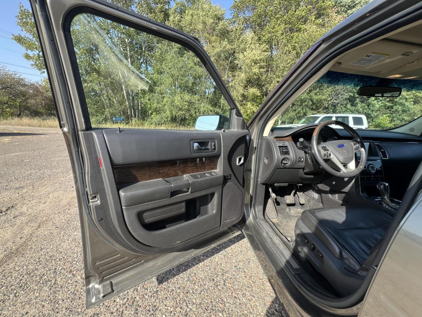 2014 Tan /Black Ford Flex Limited FWD (2FMGK5D89EB) with an 3.5L V6 DOHC 24V engine, 6-Speed Automatic Overdrive transmission, located at 17255 hwy 65 NE, Ham Lake, MN, 55304, 0.000000, 0.000000 - Photo#10