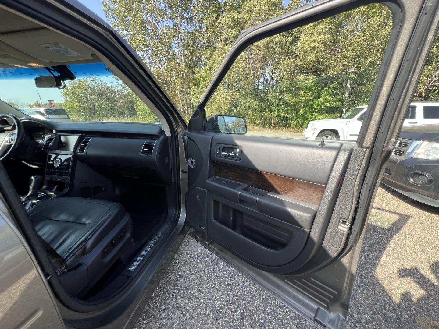 2014 Tan /Black Ford Flex Limited FWD (2FMGK5D89EB) with an 3.5L V6 DOHC 24V engine, 6-Speed Automatic Overdrive transmission, located at 17255 hwy 65 NE, Ham Lake, MN, 55304, 0.000000, 0.000000 - Photo#14