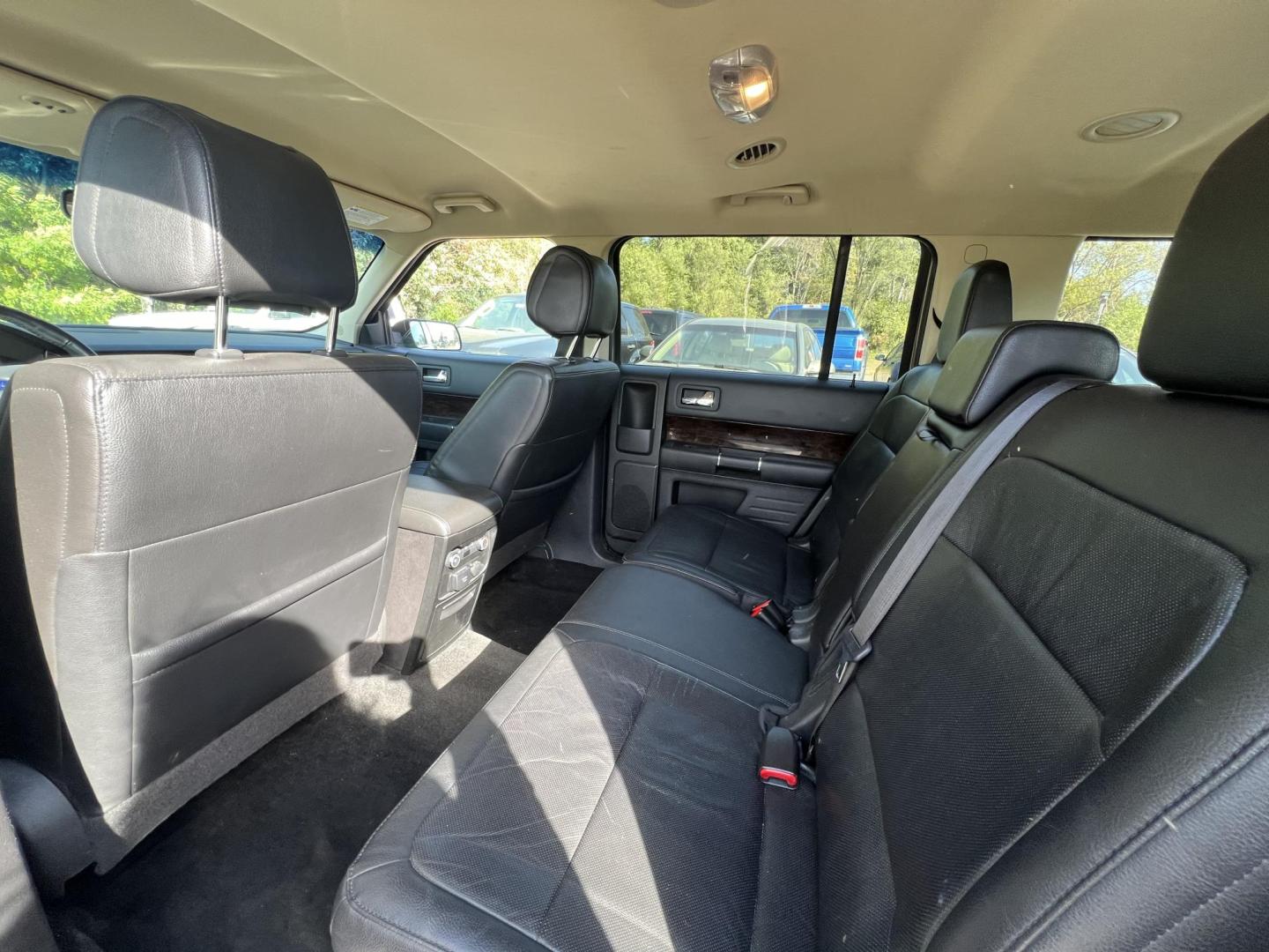 2014 Tan /Black Ford Flex Limited FWD (2FMGK5D89EB) with an 3.5L V6 DOHC 24V engine, 6-Speed Automatic Overdrive transmission, located at 17255 hwy 65 NE, Ham Lake, MN, 55304, 0.000000, 0.000000 - Photo#9