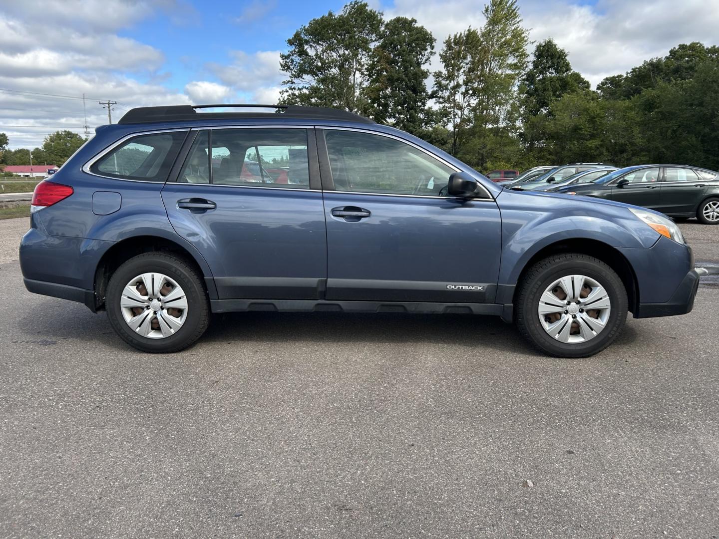 2013 Subaru Outback 2.5i (4S4BRCAC3D3) with an 2.5L H4 DOHC 16V engine, located at 17255 hwy 65 NE, Ham Lake, MN, 55304, 0.000000, 0.000000- Photo#3