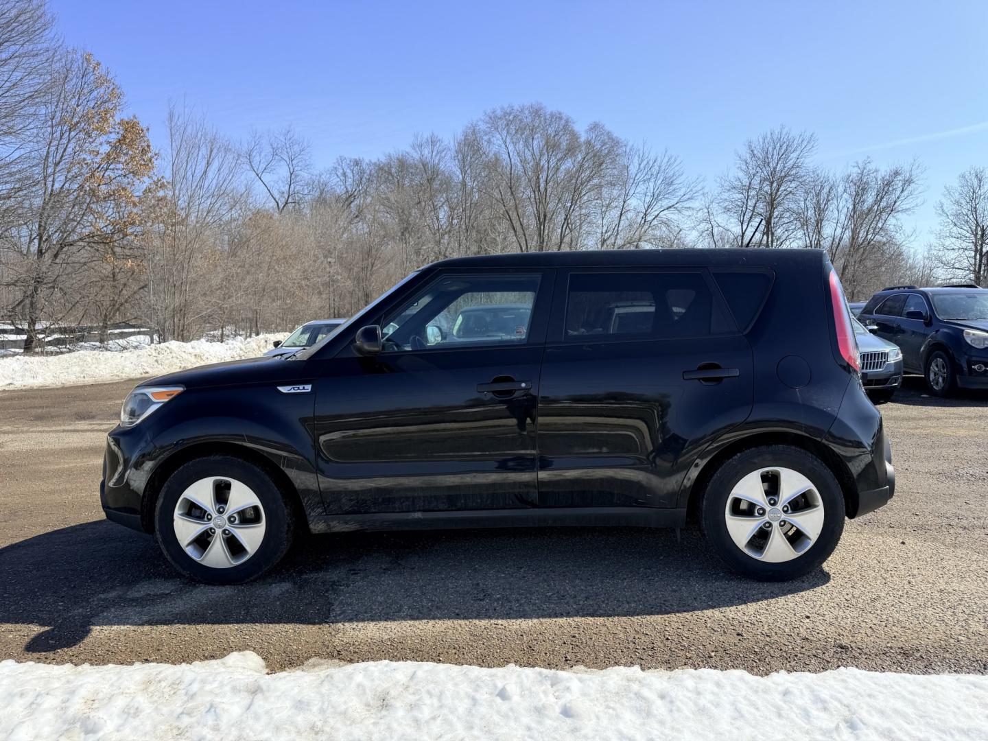 2015 Kia Soul Base (KNDJN2A20F7) with an 1.6L L4 DOHC 16V engine, located at 17255 hwy 65 NE, Ham Lake, MN, 55304, 0.000000, 0.000000 - Photo#1