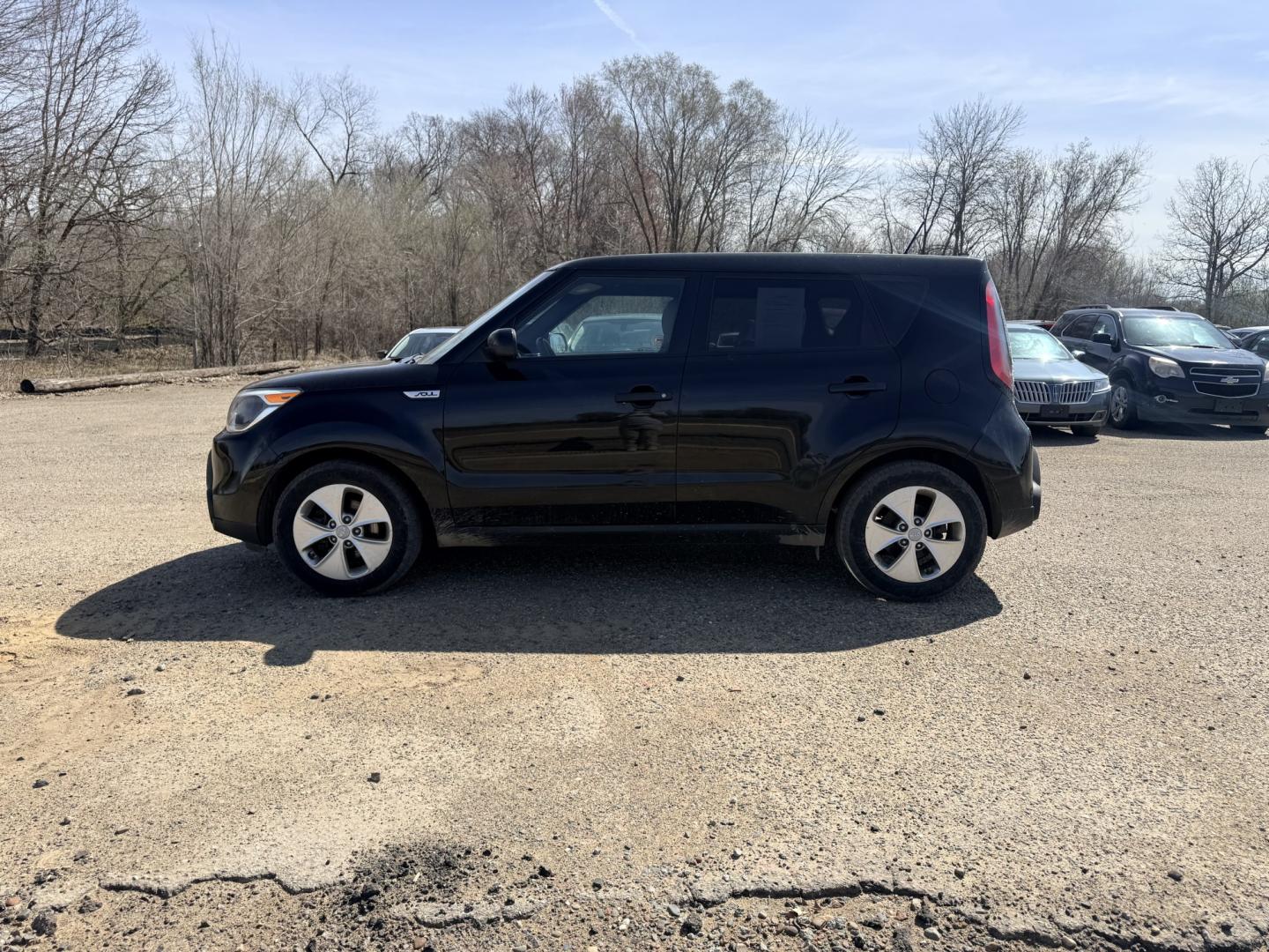 2015 Kia Soul Base (KNDJN2A20F7) with an 1.6L L4 DOHC 16V engine, located at 17255 hwy 65 NE, Ham Lake, MN, 55304, 0.000000, 0.000000 - Photo#1