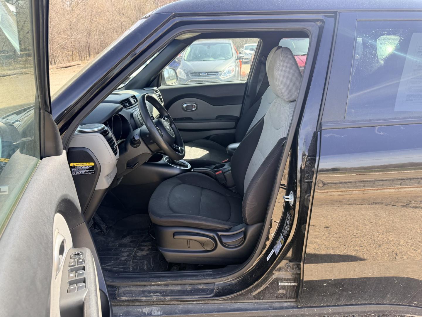 2015 Kia Soul Base (KNDJN2A20F7) with an 1.6L L4 DOHC 16V engine, located at 17255 hwy 65 NE, Ham Lake, MN, 55304, 0.000000, 0.000000 - Photo#9