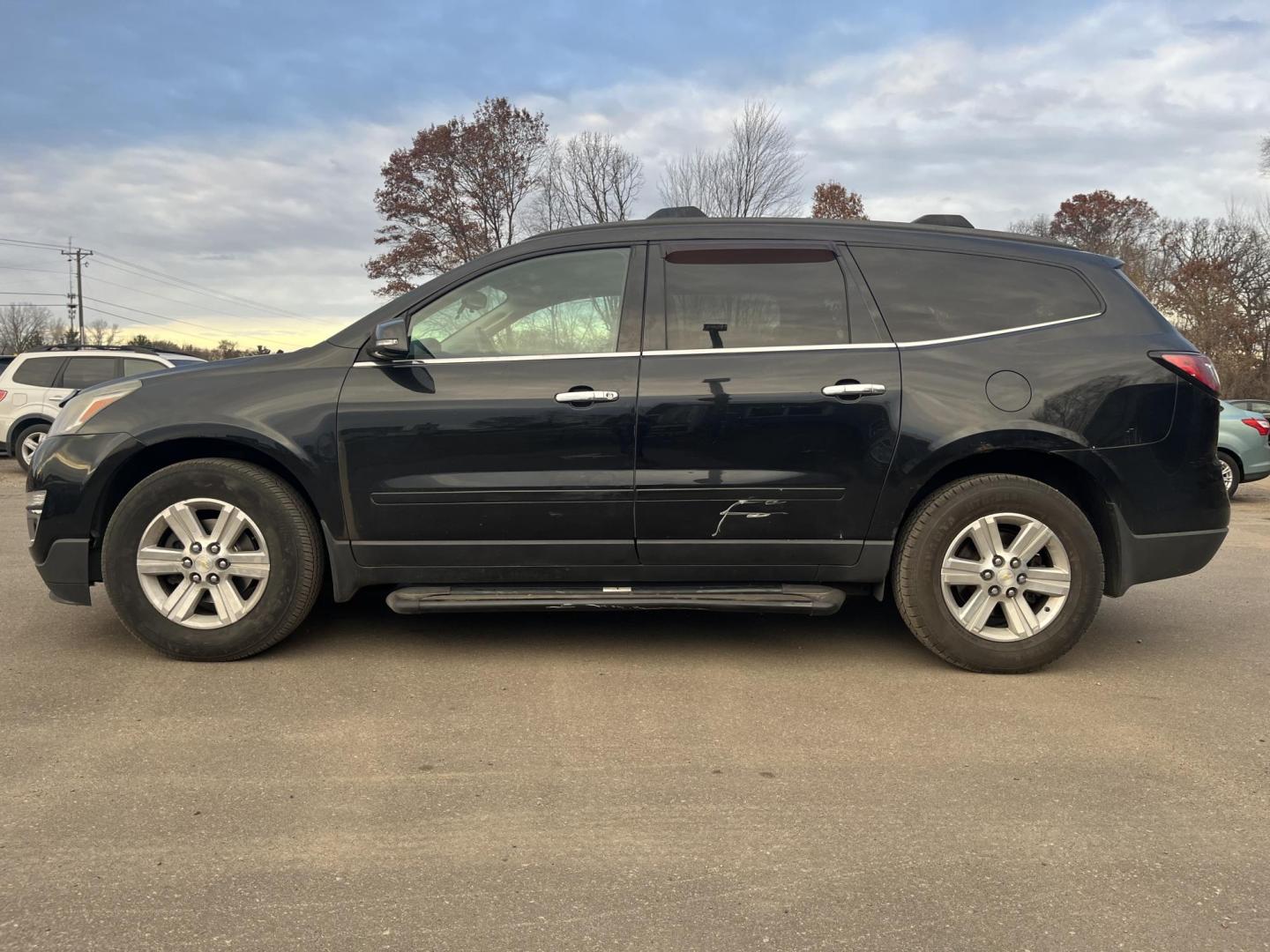2014 Chevrolet Traverse 1LT AWD (1GNKVGKD2EJ) with an 3.6L V6 DOHC 24V engine, 6-Speed Automatic transmission, located at 17255 hwy 65 NE, Ham Lake, MN, 55304, 0.000000, 0.000000 - Photo#1