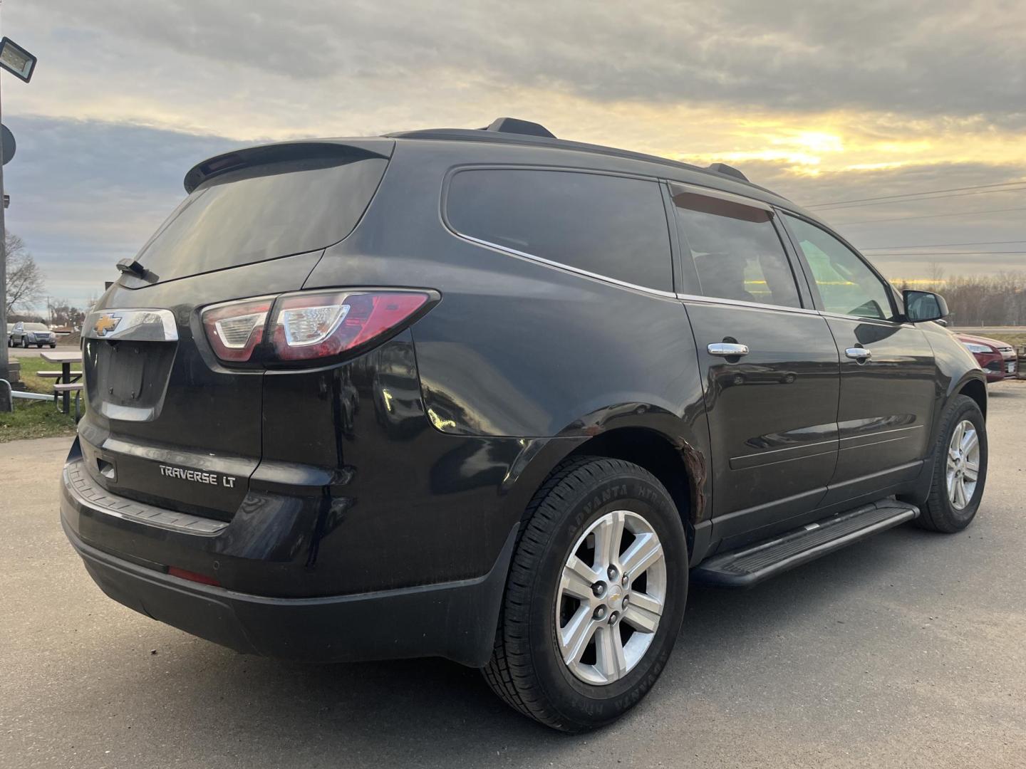 2014 Chevrolet Traverse 1LT AWD (1GNKVGKD2EJ) with an 3.6L V6 DOHC 24V engine, 6-Speed Automatic transmission, located at 17255 hwy 65 NE, Ham Lake, MN, 55304, 0.000000, 0.000000 - Photo#4