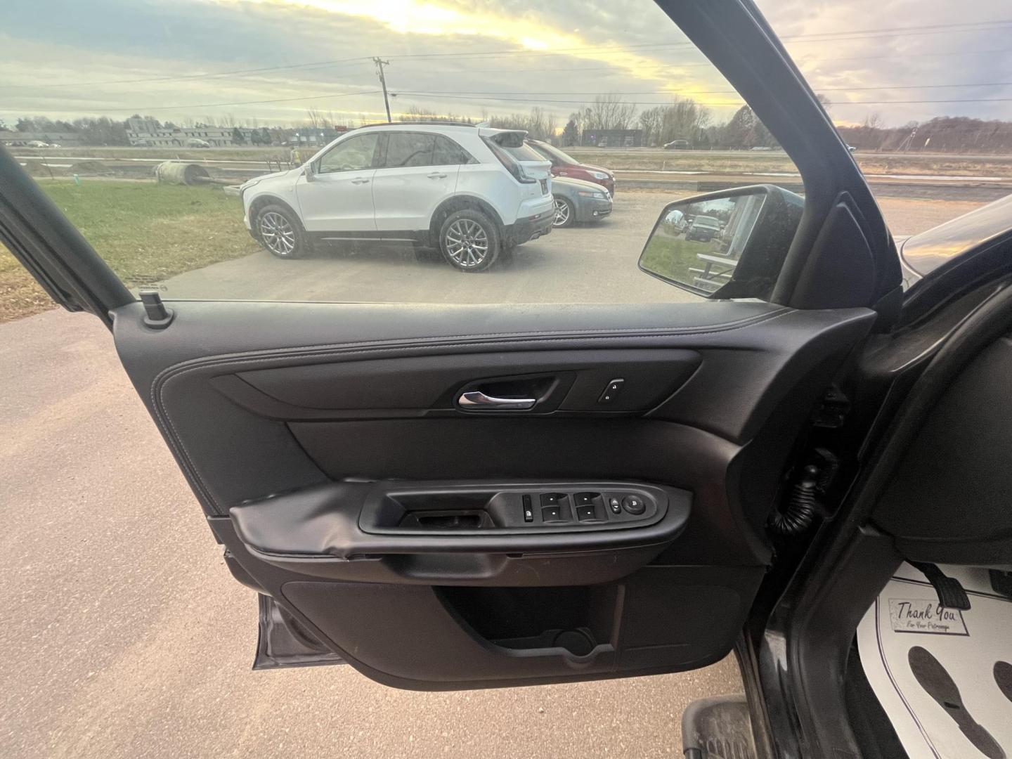 2014 Chevrolet Traverse 1LT AWD (1GNKVGKD2EJ) with an 3.6L V6 DOHC 24V engine, 6-Speed Automatic transmission, located at 17255 hwy 65 NE, Ham Lake, MN, 55304, 0.000000, 0.000000 - Photo#8