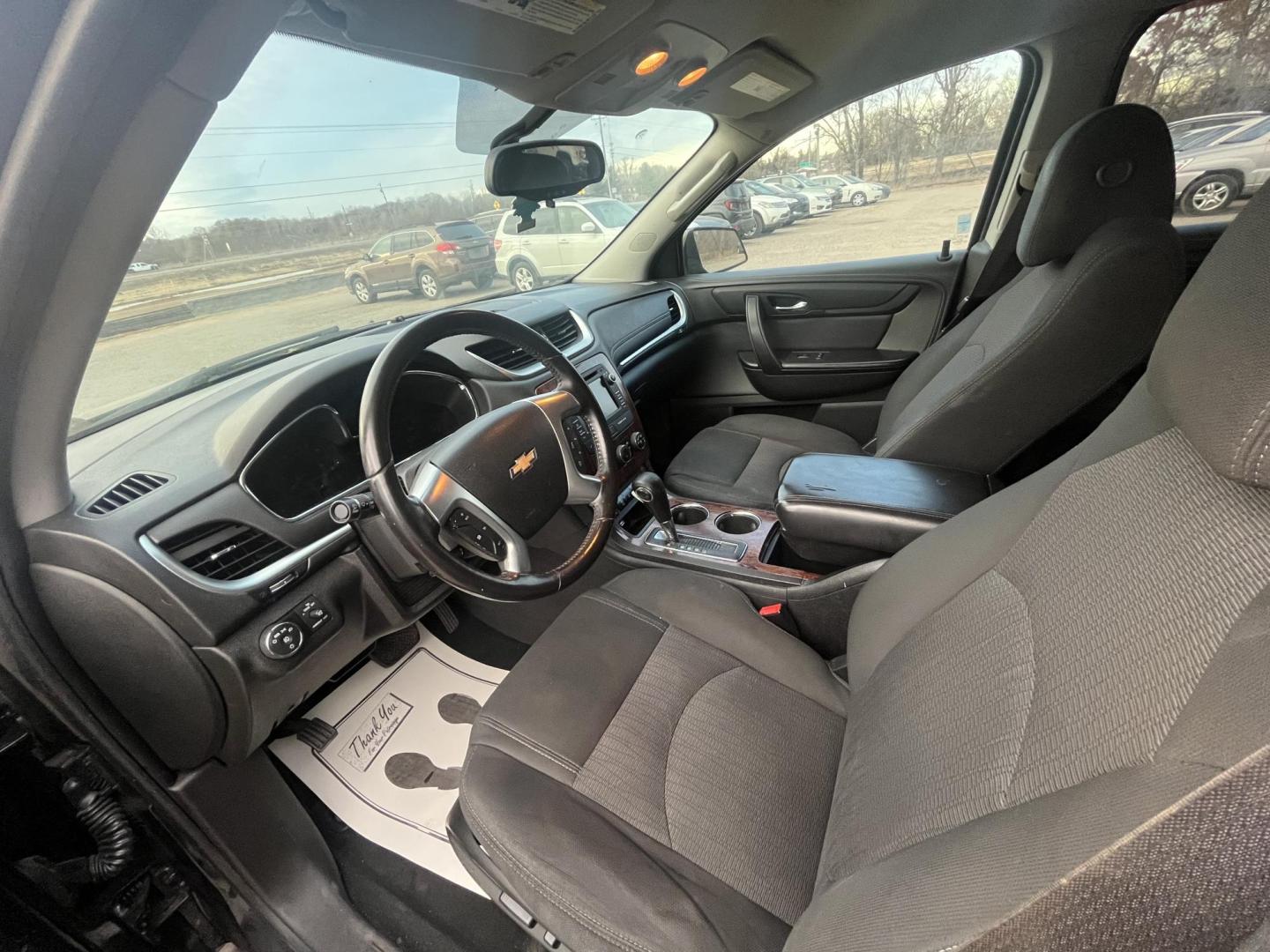 2014 Chevrolet Traverse 1LT AWD (1GNKVGKD2EJ) with an 3.6L V6 DOHC 24V engine, 6-Speed Automatic transmission, located at 17255 hwy 65 NE, Ham Lake, MN, 55304, 0.000000, 0.000000 - Photo#9