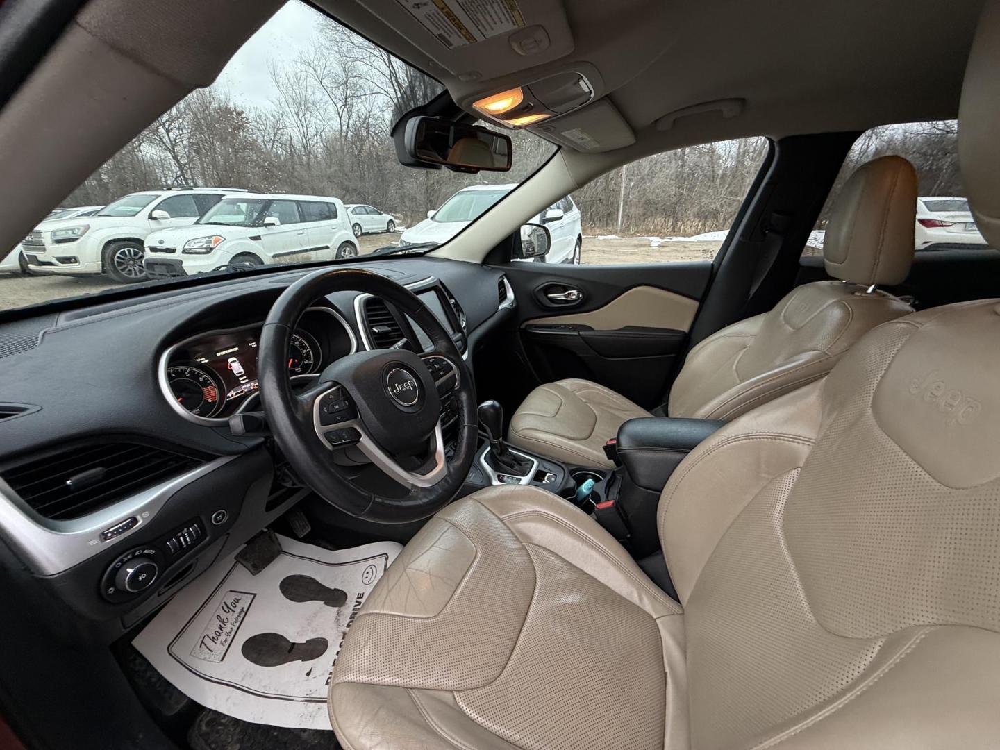 2015 Jeep Cherokee Limited 4WD (1C4PJMDS8FW) with an 3.2L V6 DOHC 24V engine, 9-Speed Automatic transmission, located at 17255 hwy 65 NE, Ham Lake, MN, 55304, 0.000000, 0.000000 - Photo#9